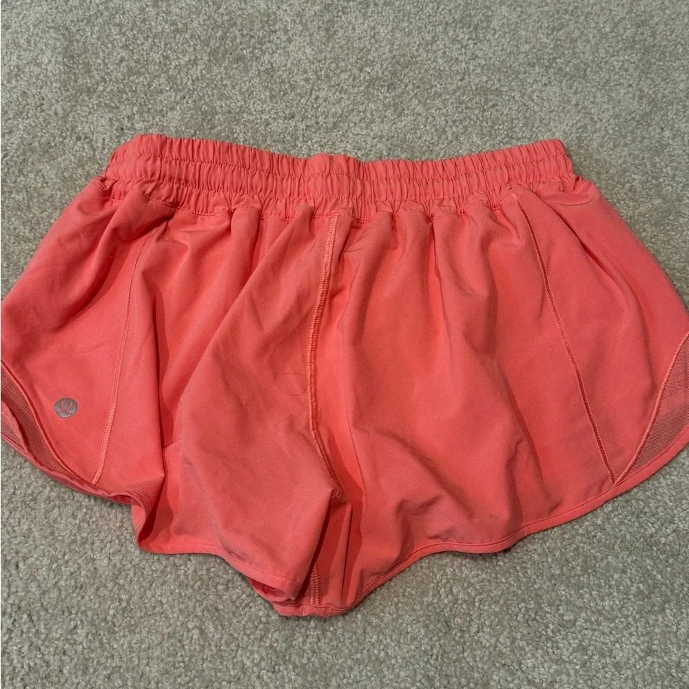 Lululemon Athletica HOTTY HOT LOW-RISE LINED SHORT 2.5" — Raspberry Cream - Picture 3 of 5